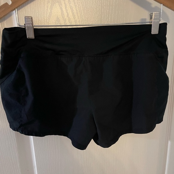 Nike Women's Black Athletic Shorts - Picture 2 of 3